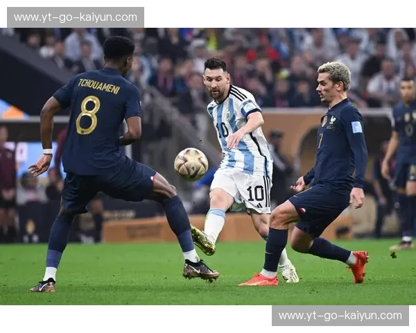 诺坎普荣耀与东方雄狮的对决：世俱杯，一场跨越大陆的足球史诗